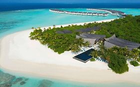 Movenpick Resort Kuredhivaru Maldives